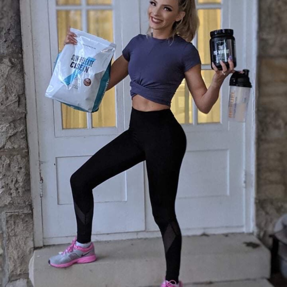 MyProtein- power short sleeve crop top